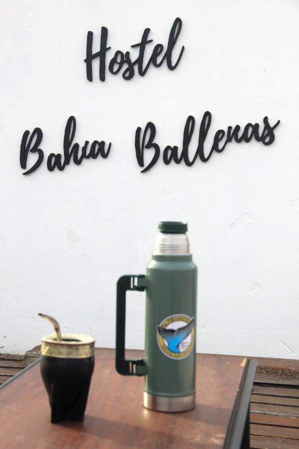 Hostel Bahia Ballenas ปูแอร์โตปีรามีเดส ภายนอก รูปภาพ