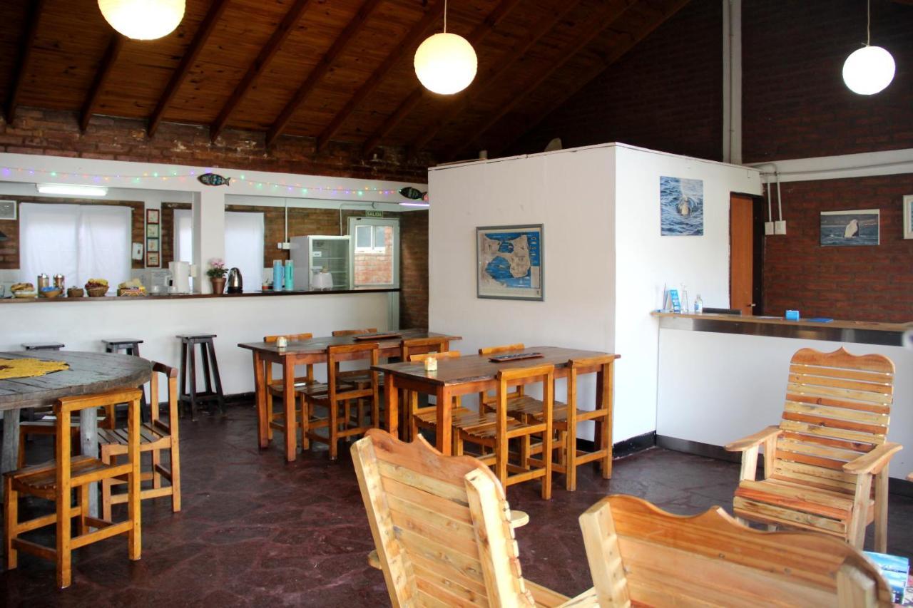 Hostel Bahia Ballenas ปูแอร์โตปีรามีเดส ภายนอก รูปภาพ