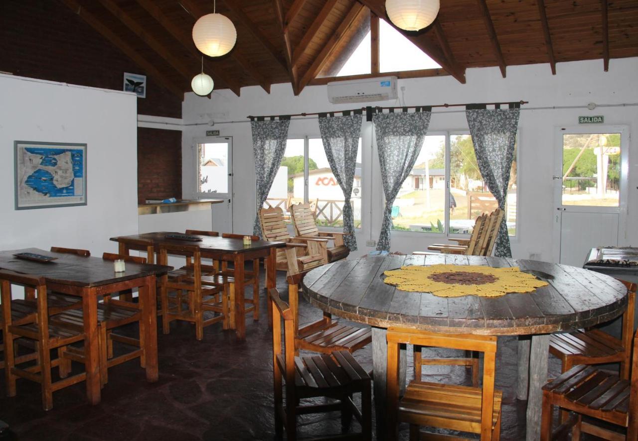 Hostel Bahia Ballenas ปูแอร์โตปีรามีเดส ภายนอก รูปภาพ