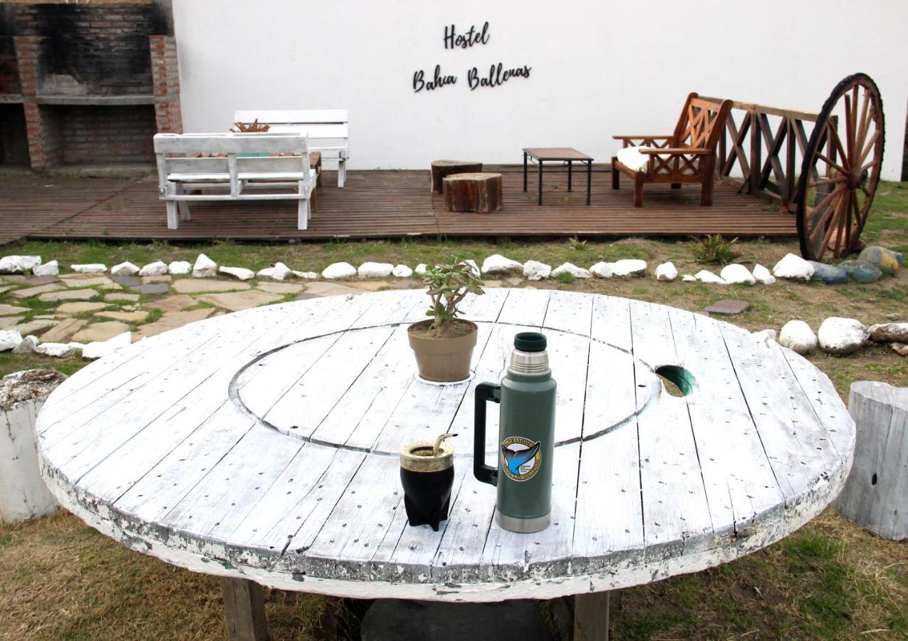 Hostel Bahia Ballenas ปูแอร์โตปีรามีเดส ภายนอก รูปภาพ