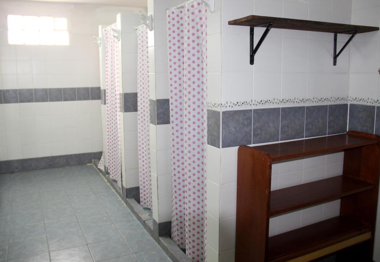 Hostel Bahia Ballenas ปูแอร์โตปีรามีเดส ภายนอก รูปภาพ