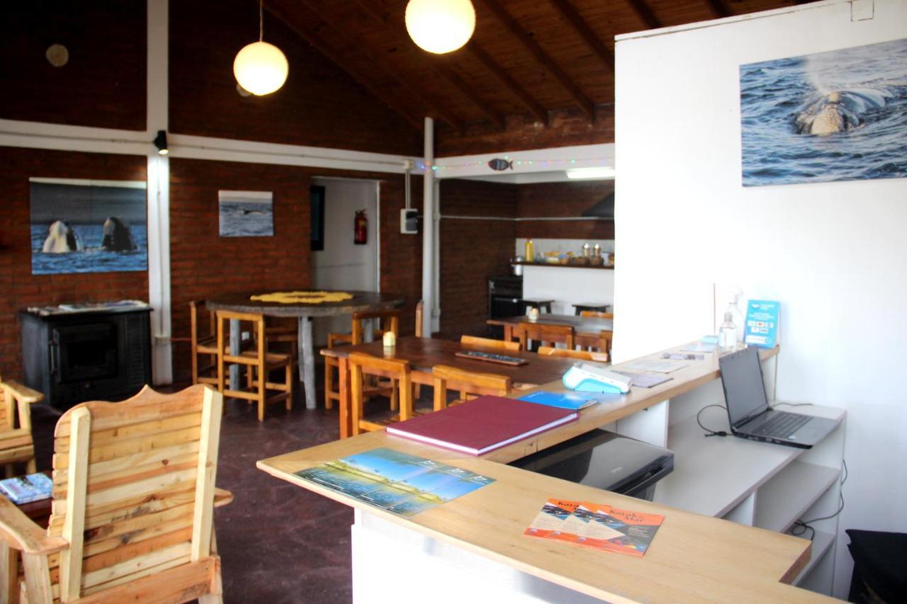 Hostel Bahia Ballenas ปูแอร์โตปีรามีเดส ภายนอก รูปภาพ