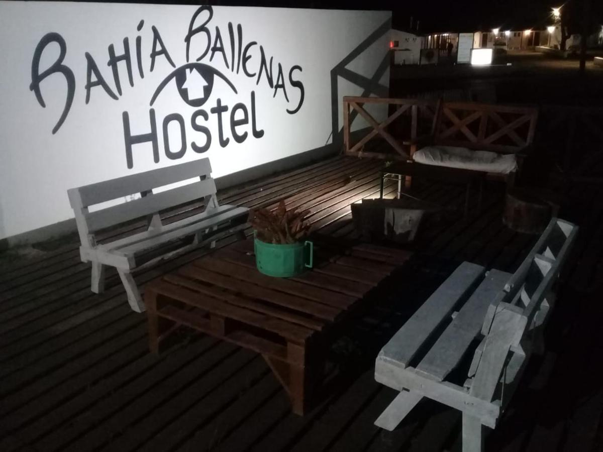 Hostel Bahia Ballenas ปูแอร์โตปีรามีเดส ภายนอก รูปภาพ